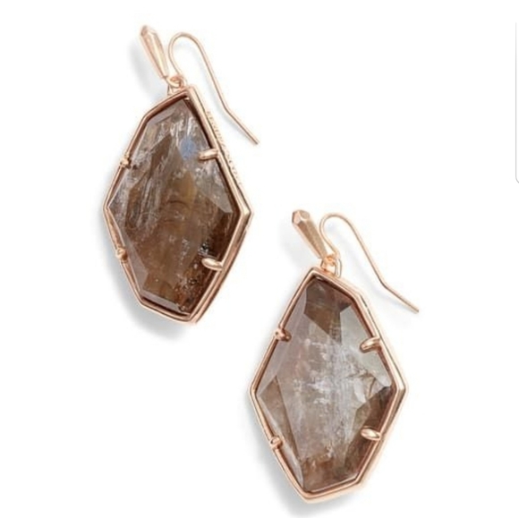 Kendra Scott Jewelry - Kendra Scott Dunn Earrings in Sable Mica color